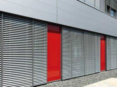 Wind Stable external venetian blinds outside of a commercial building